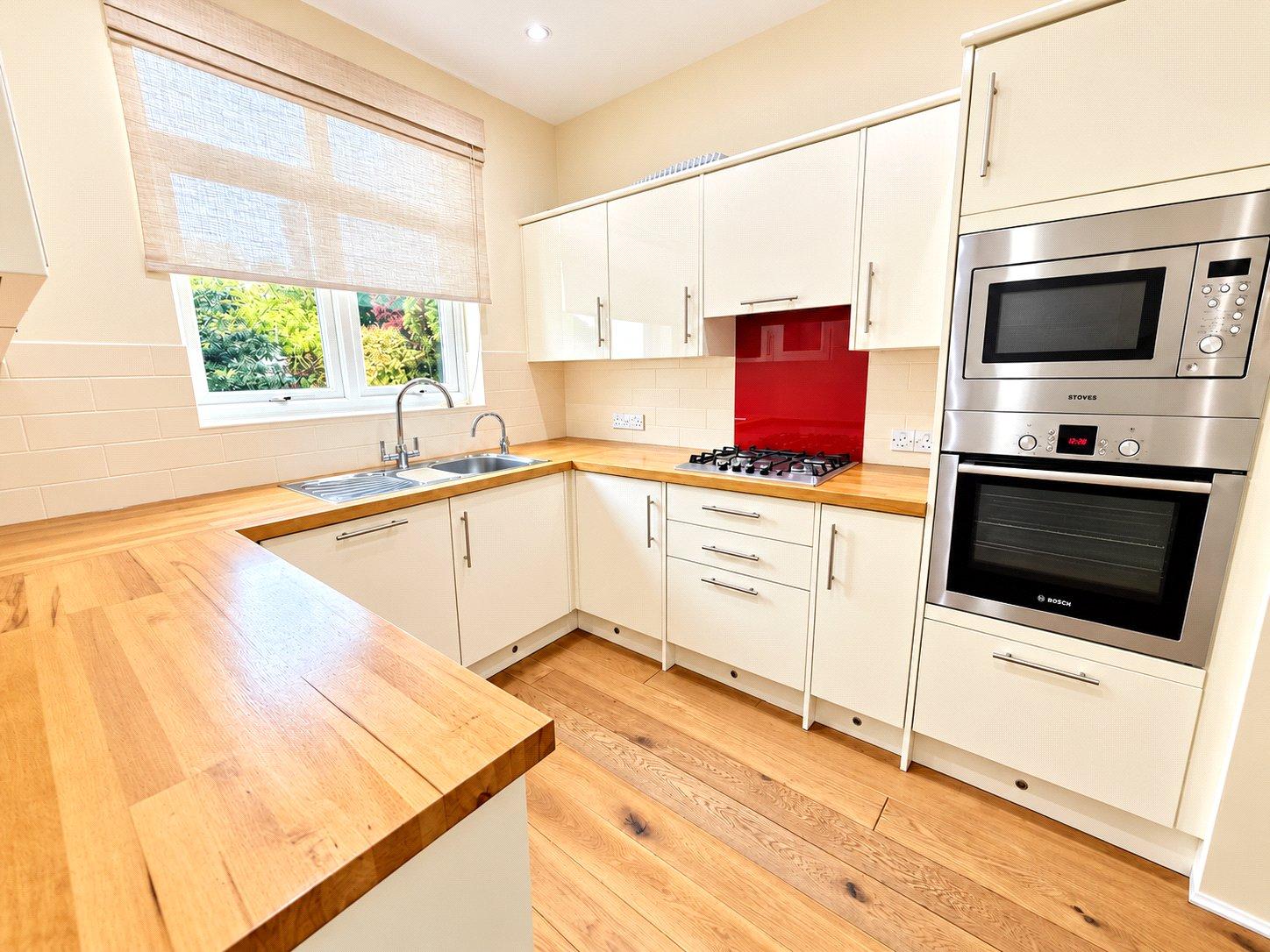 3 bedroom house for sale in London | Robinson Jackson