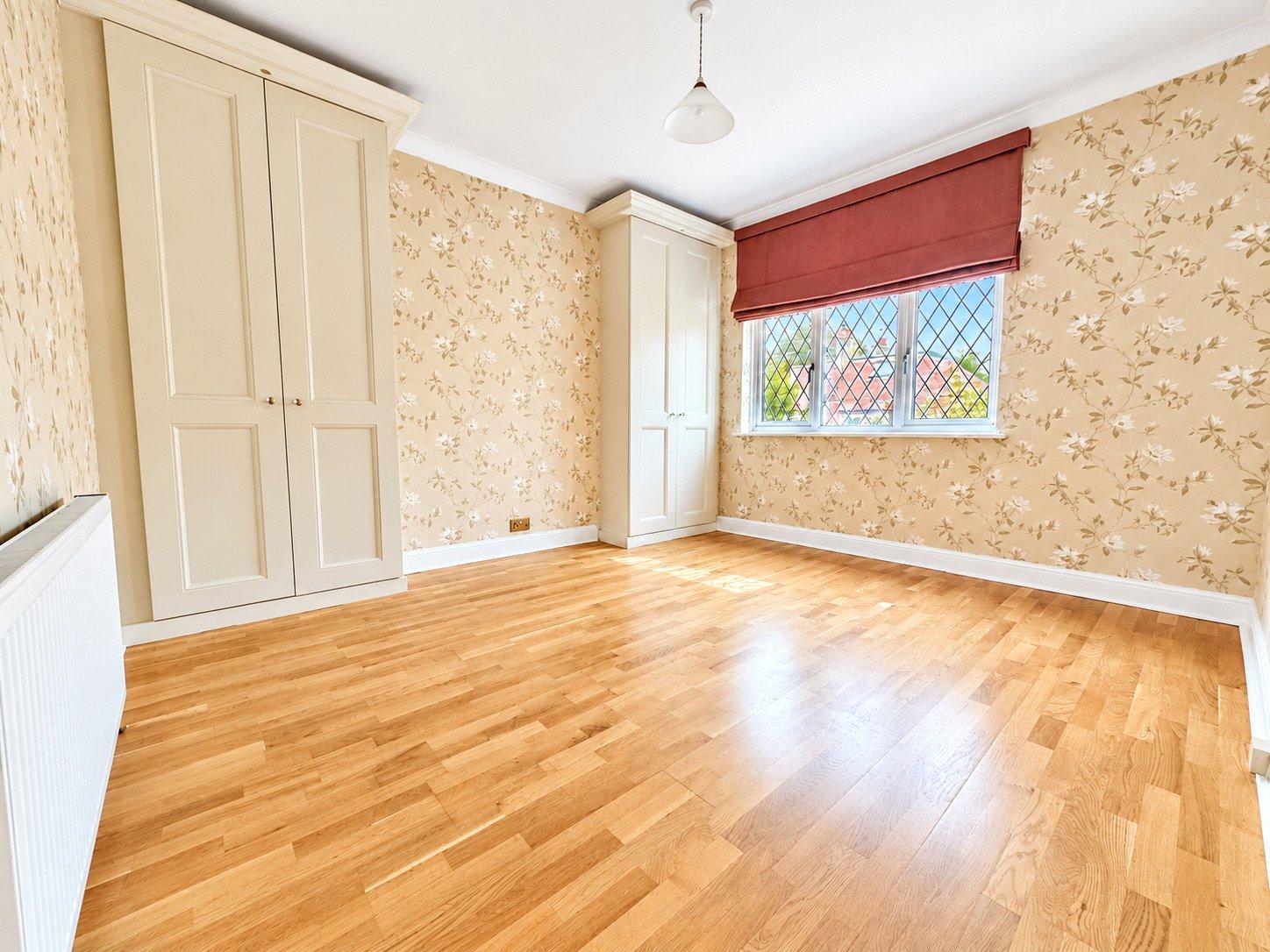 3 bedroom house for sale in London | Robinson Jackson