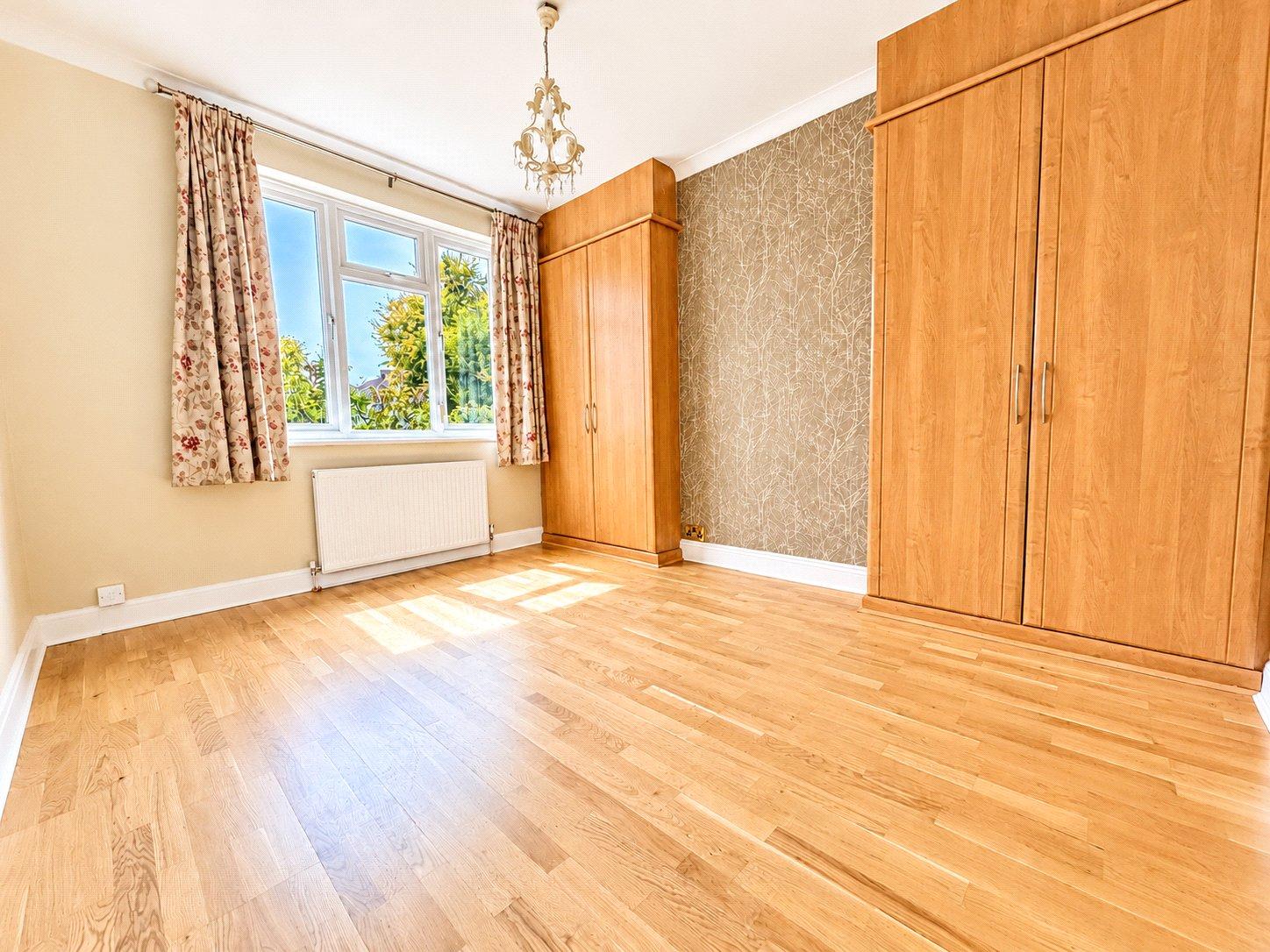 3 bedroom house for sale in London | Robinson Jackson
