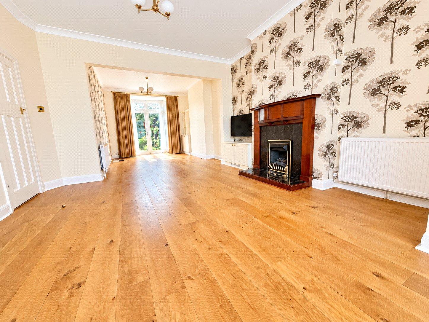 3 bedroom house for sale in London | Robinson Jackson