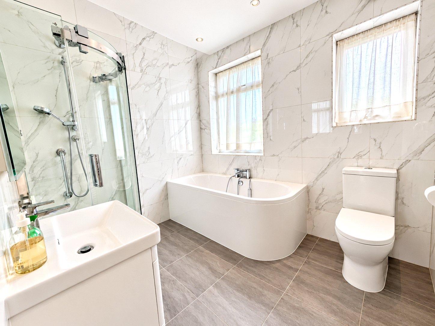 3 bedroom house for sale in London | Robinson Jackson
