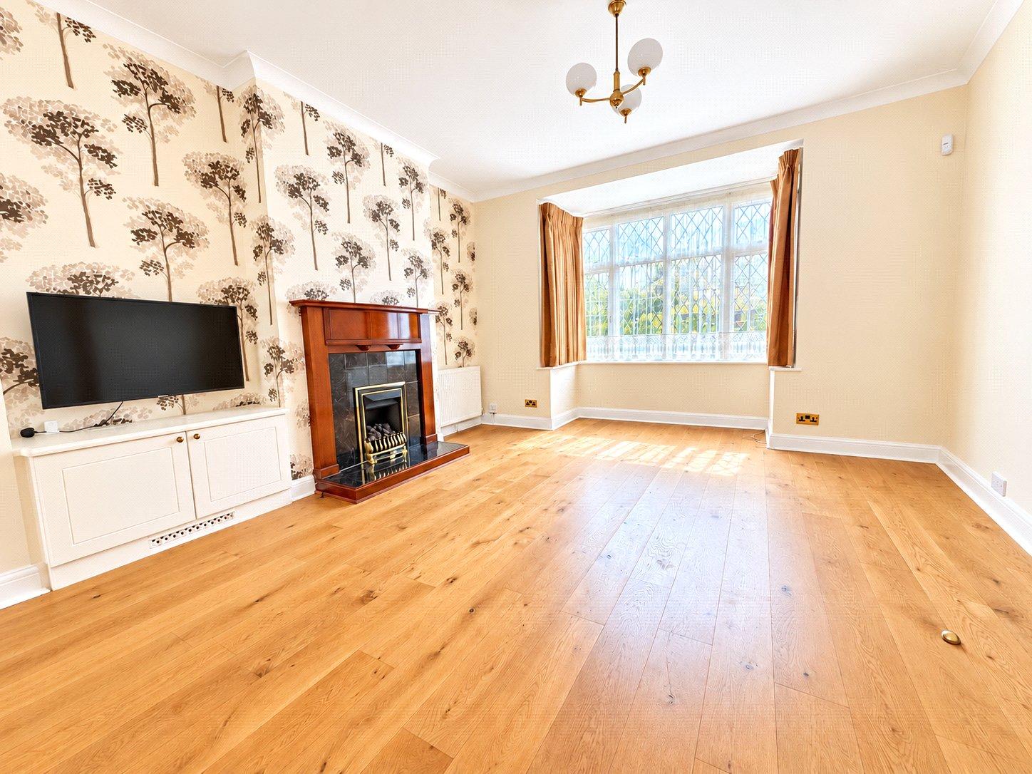 3 bedroom house for sale in London | Robinson Jackson