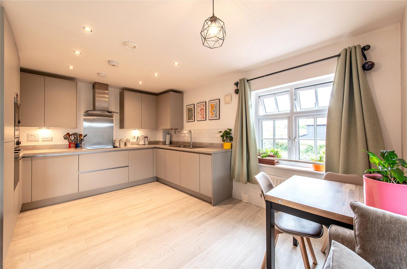 2 bedroom property for sale in Maidstone | Robinson Michael & Jackson