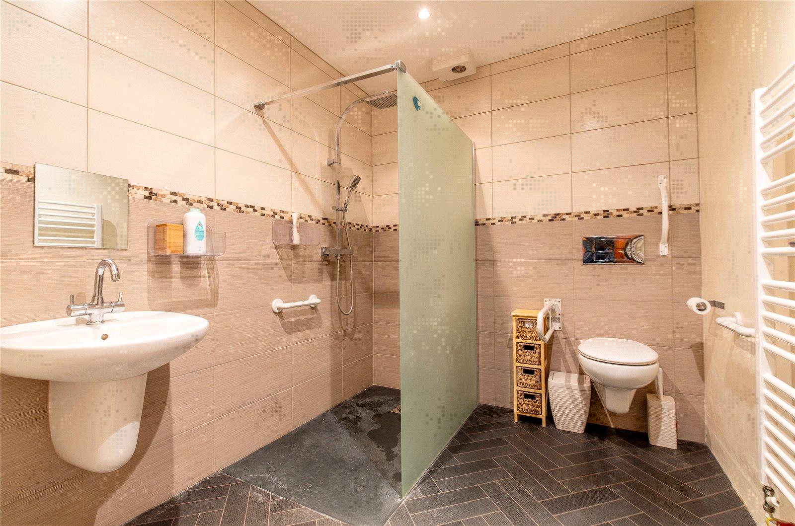 5 bedroom property for sale in Maidstone | Robinson Michael & Jackson