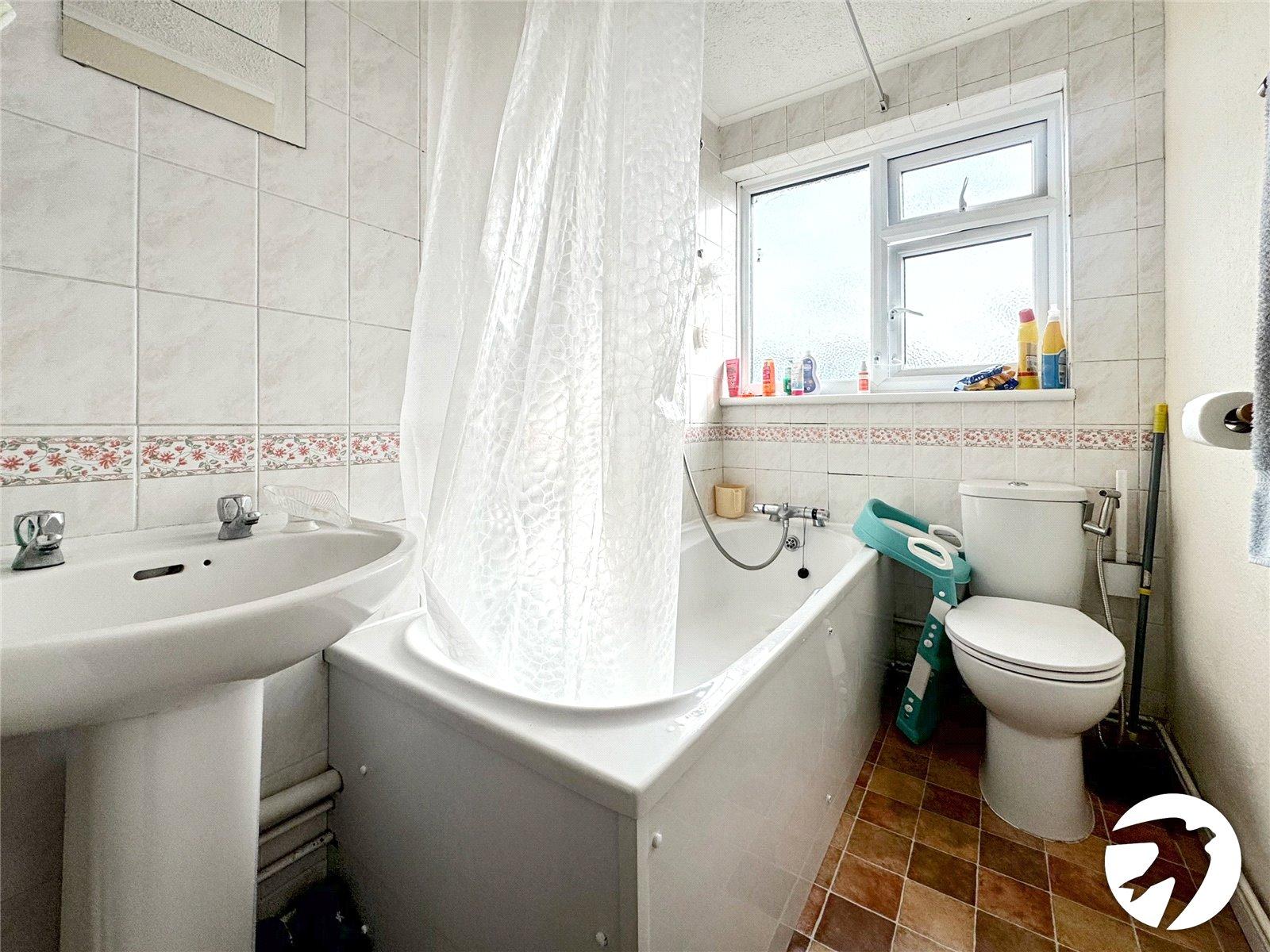 2 bedroom property for sale in Maidstone | Robinson Michael & Jackson