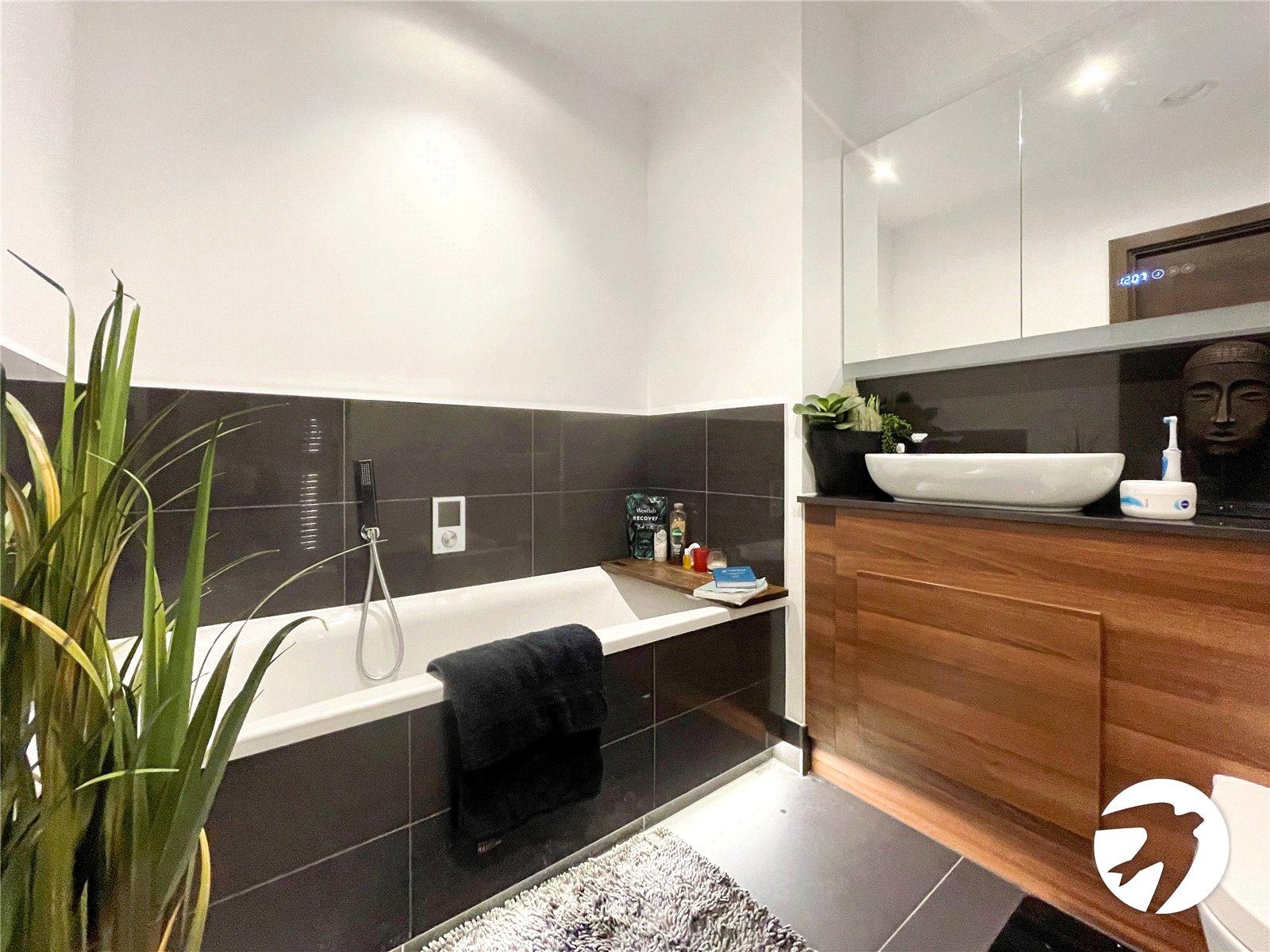2 bedroom property for sale in Maidstone | Robinson Michael & Jackson