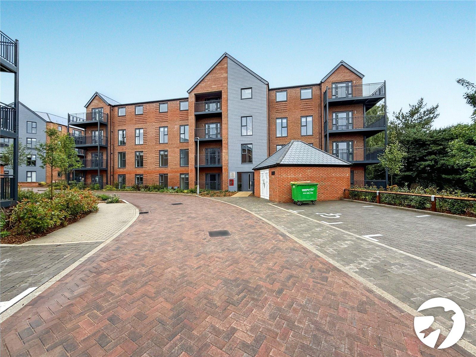 2 bedroom property to rent in Kings Hill | Robinson Michael & Jackson