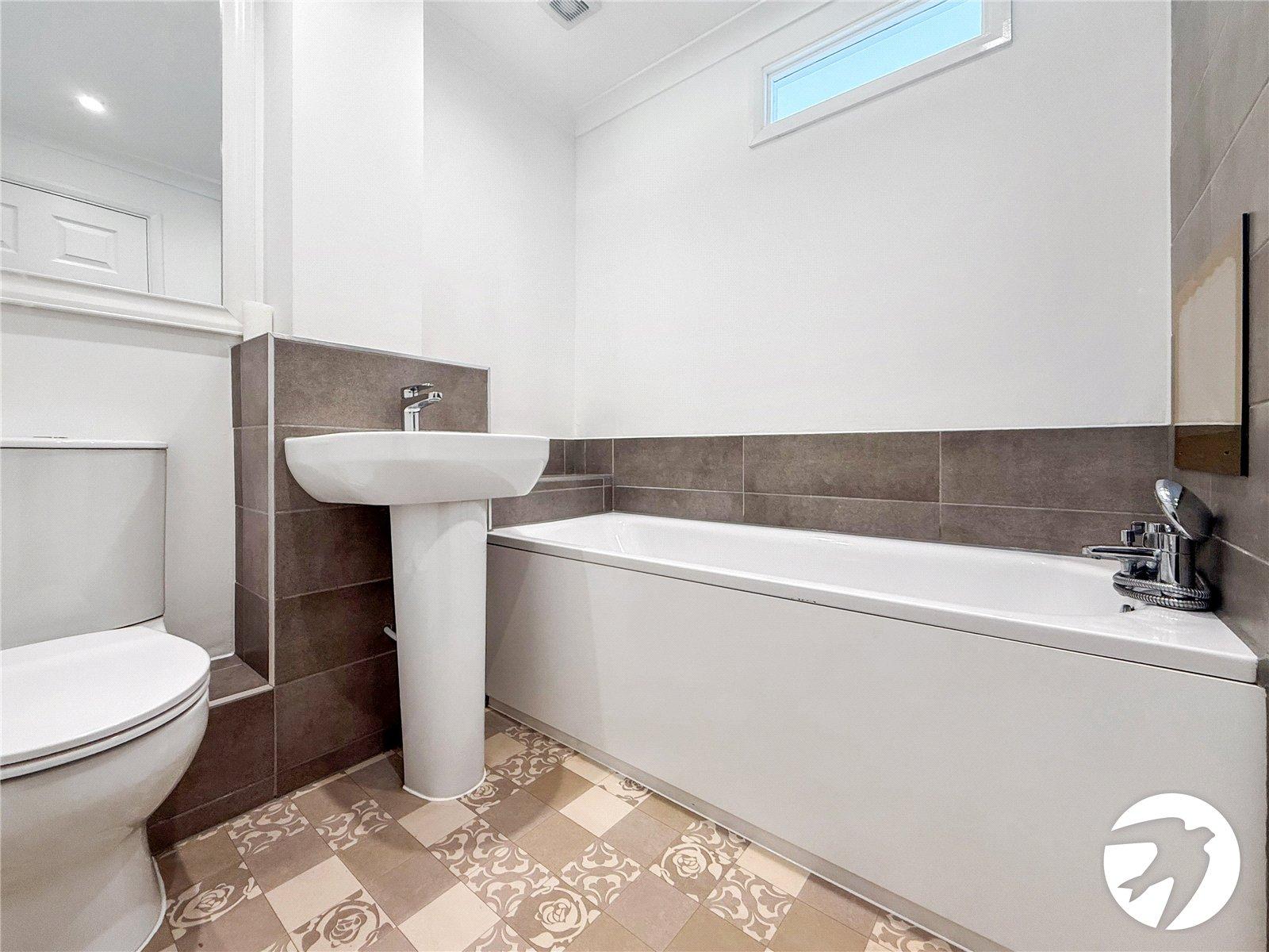 4 bedroom house to rent in Maidstone | Robinson Michael & Jackson