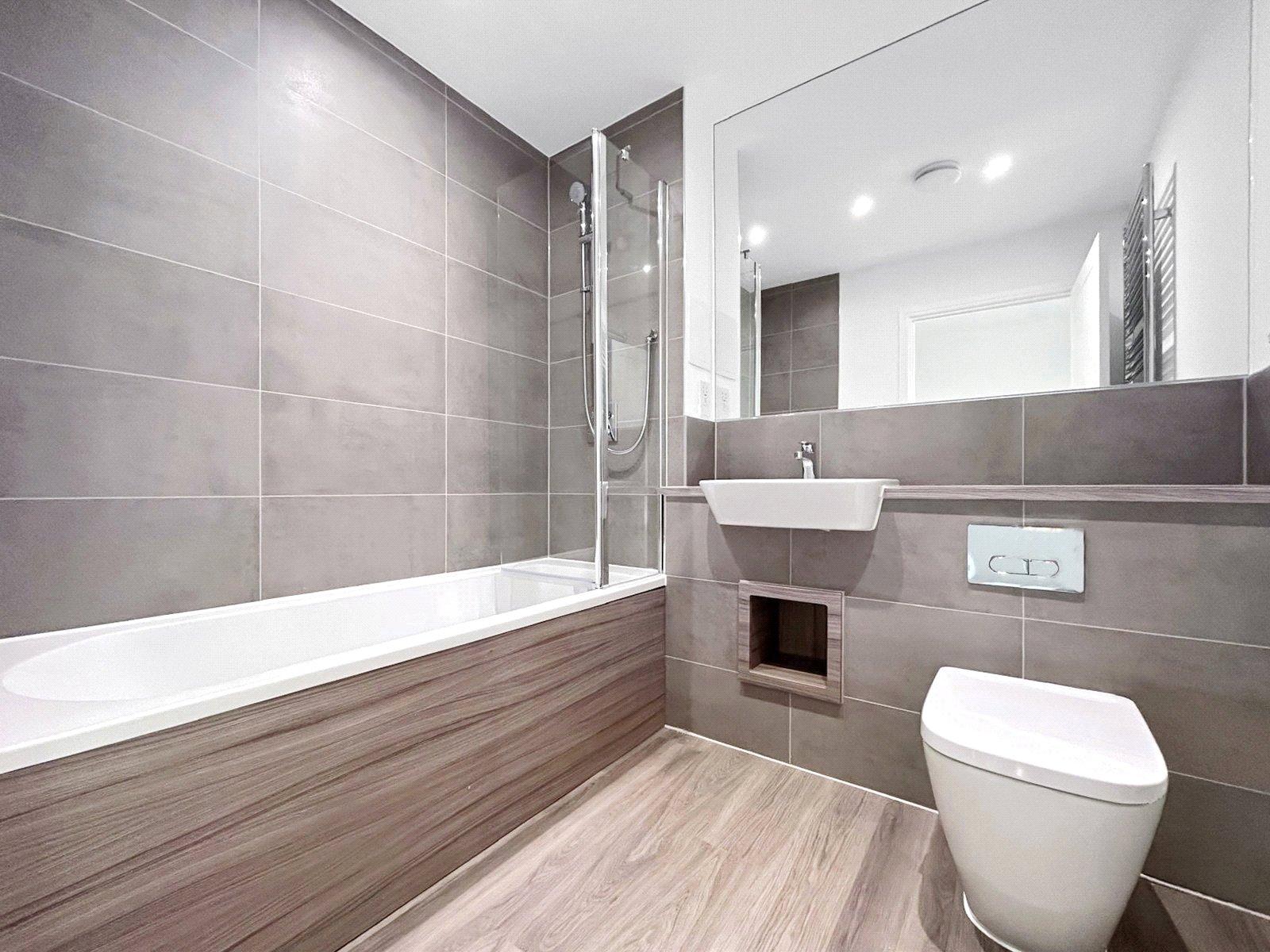 2 bedroom house to rent in Langley | Robinson Michael & Jackson