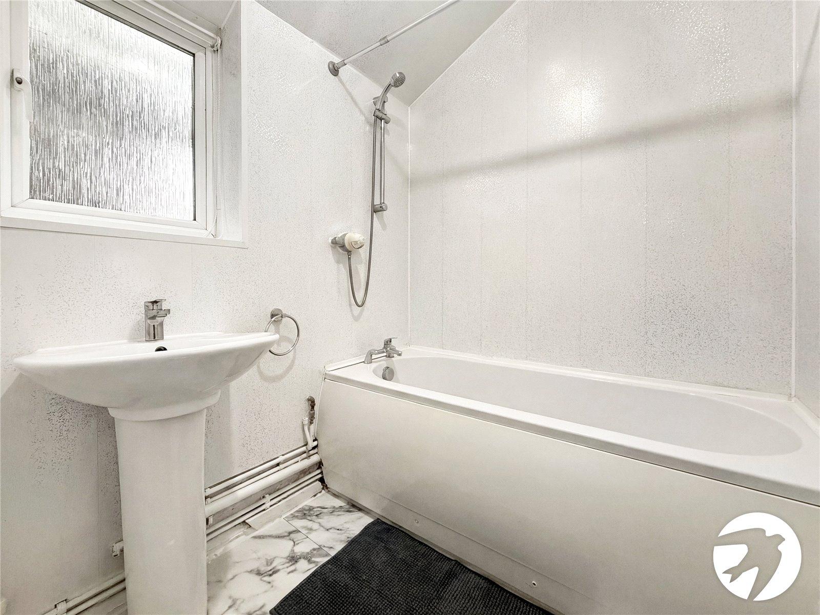 2 bedroom house to rent in Maidstone | Robinson Michael & Jackson