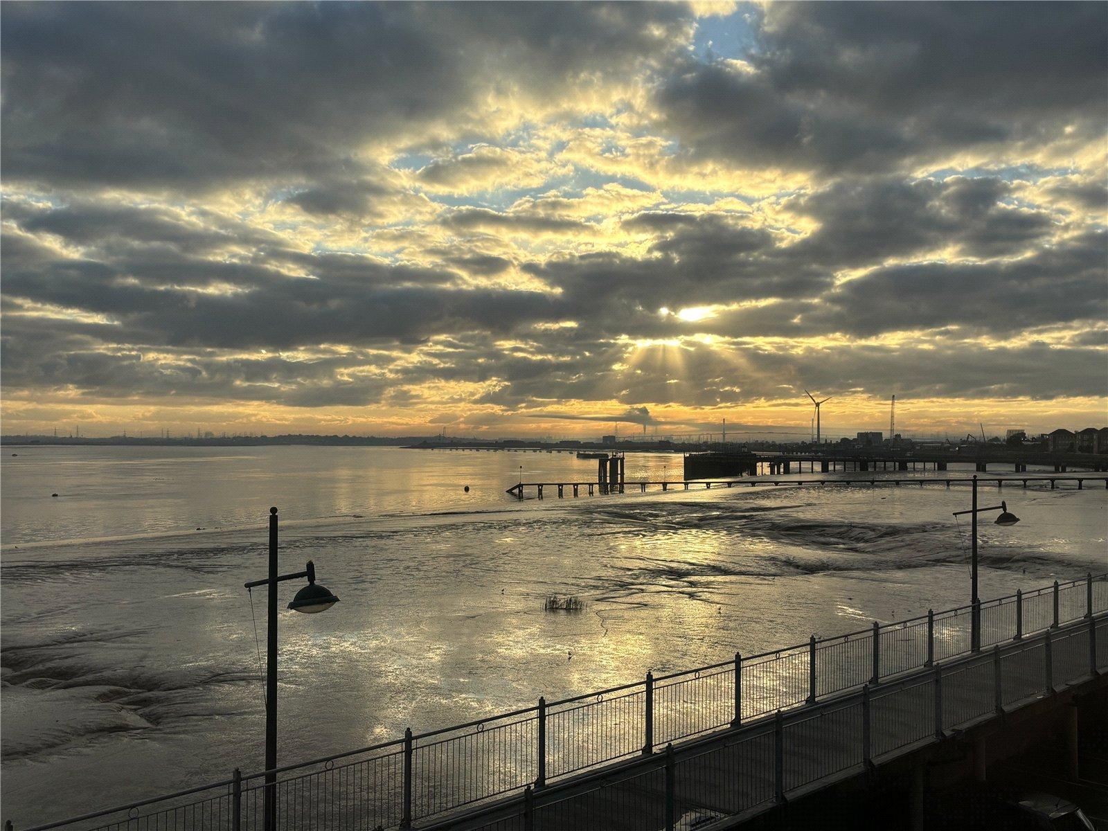 2 bedroom property for sale in Chichester Wharf | Robinson Jackson