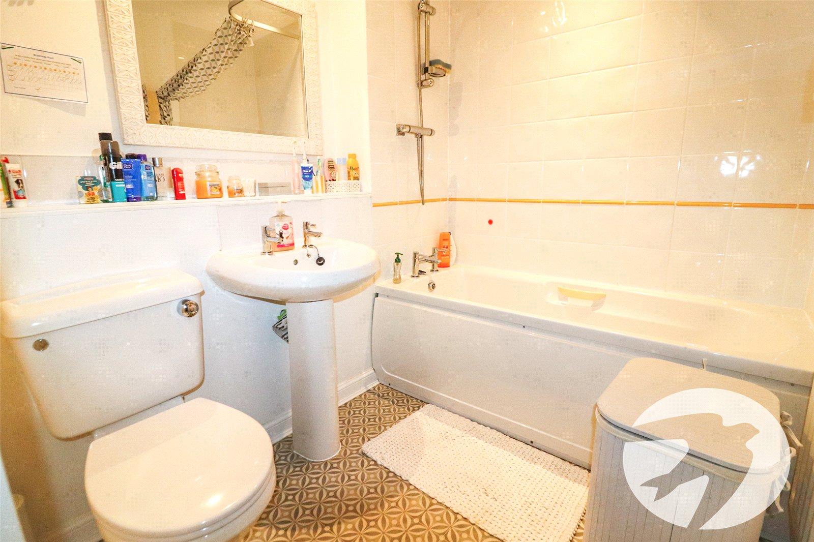 2 bedroom property for sale in Chichester Wharf | Robinson Jackson