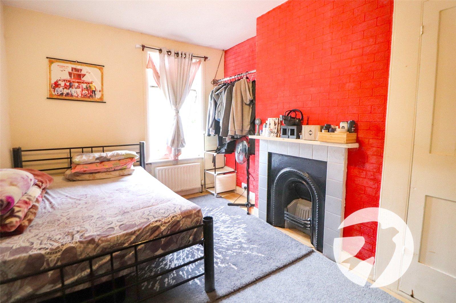 3 bedroom house for sale in Erith | Robinson Jackson