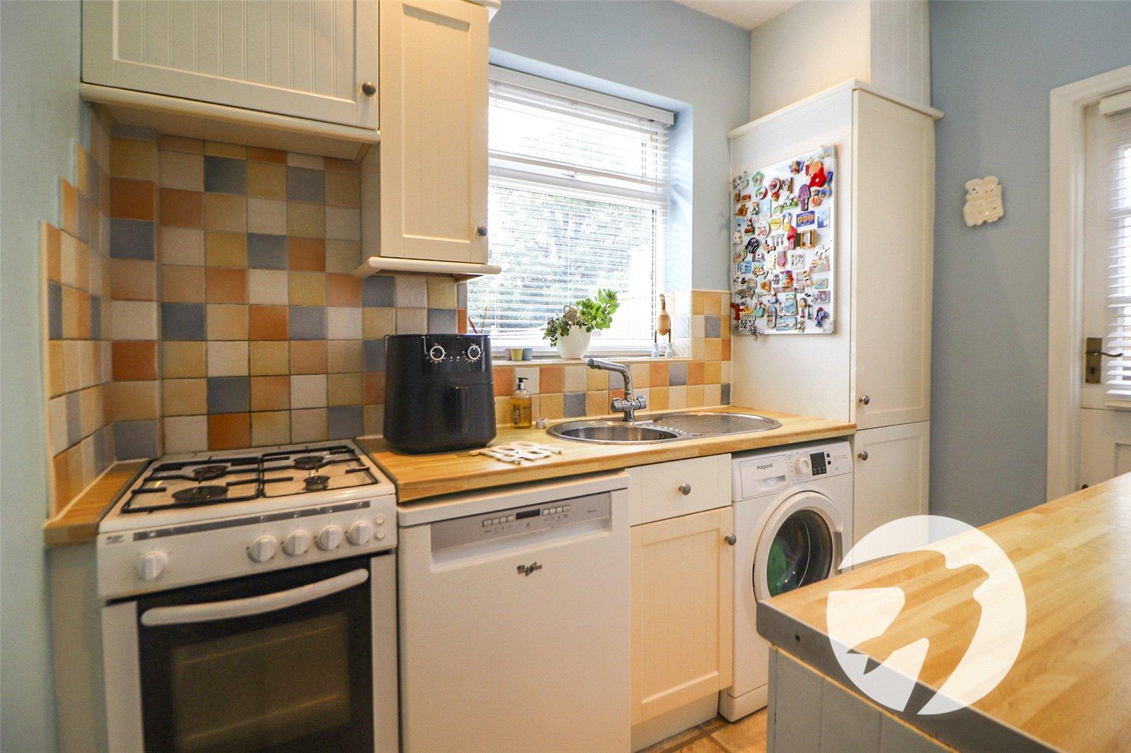 2 bedroom bungalow for sale in Bexleyheath | Robinson Jackson