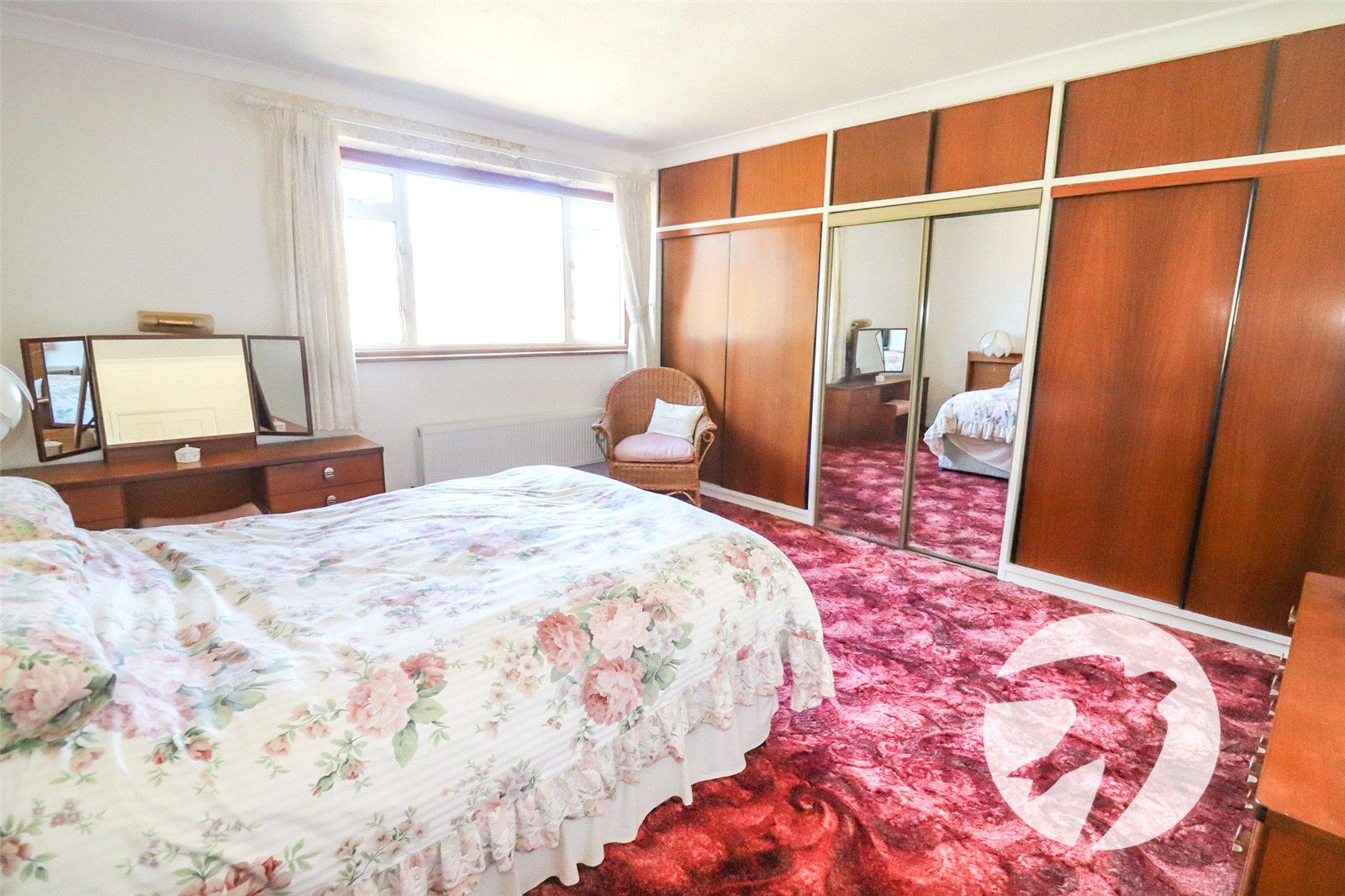 3 bedroom house for sale in Erith | Robinson Jackson