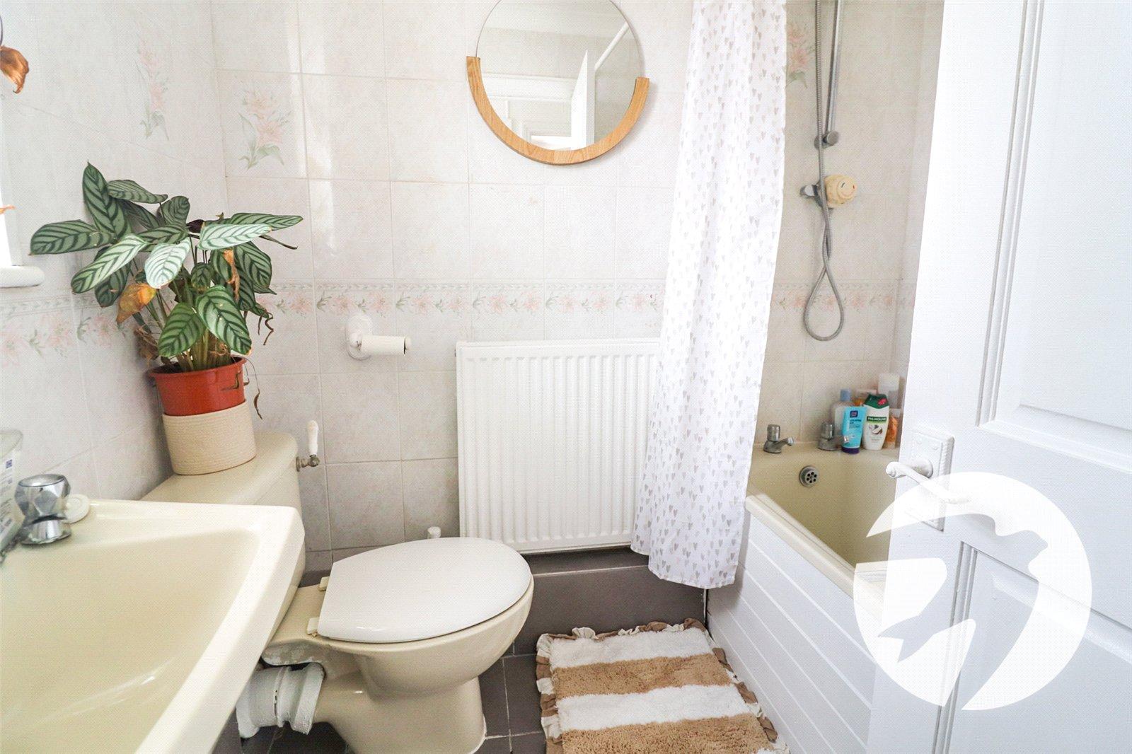 2 bedroom property for sale in Northumberland Heath | Robinson Jackson