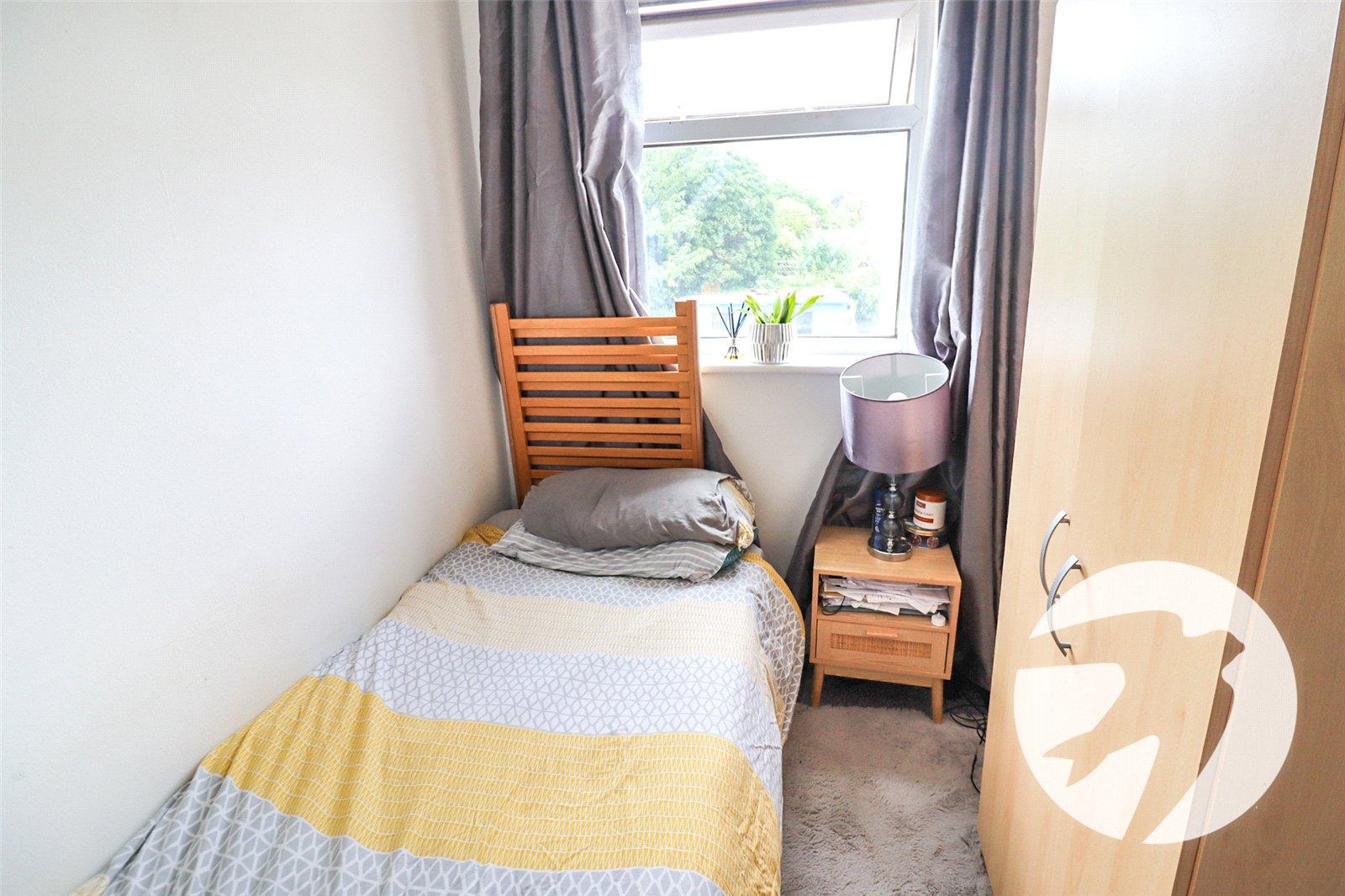2 bedroom property for sale in Northumberland Heath | Robinson Jackson