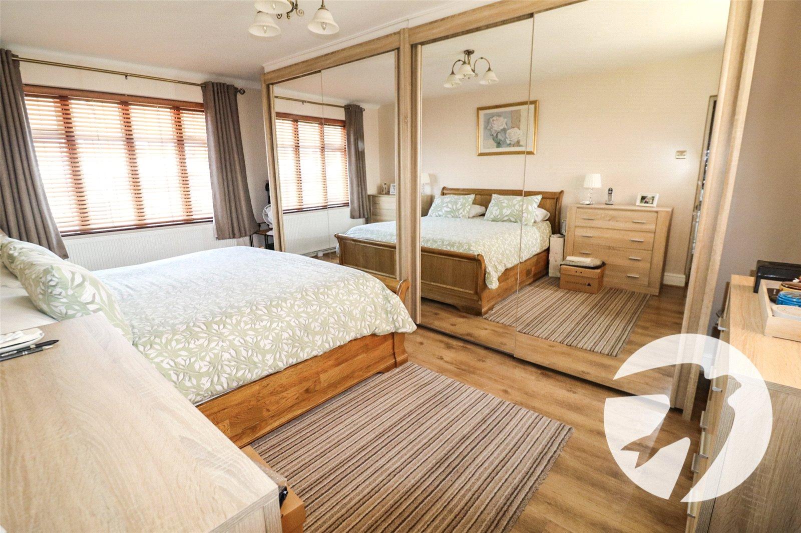4 bedroom house for sale in Erith | Robinson Jackson