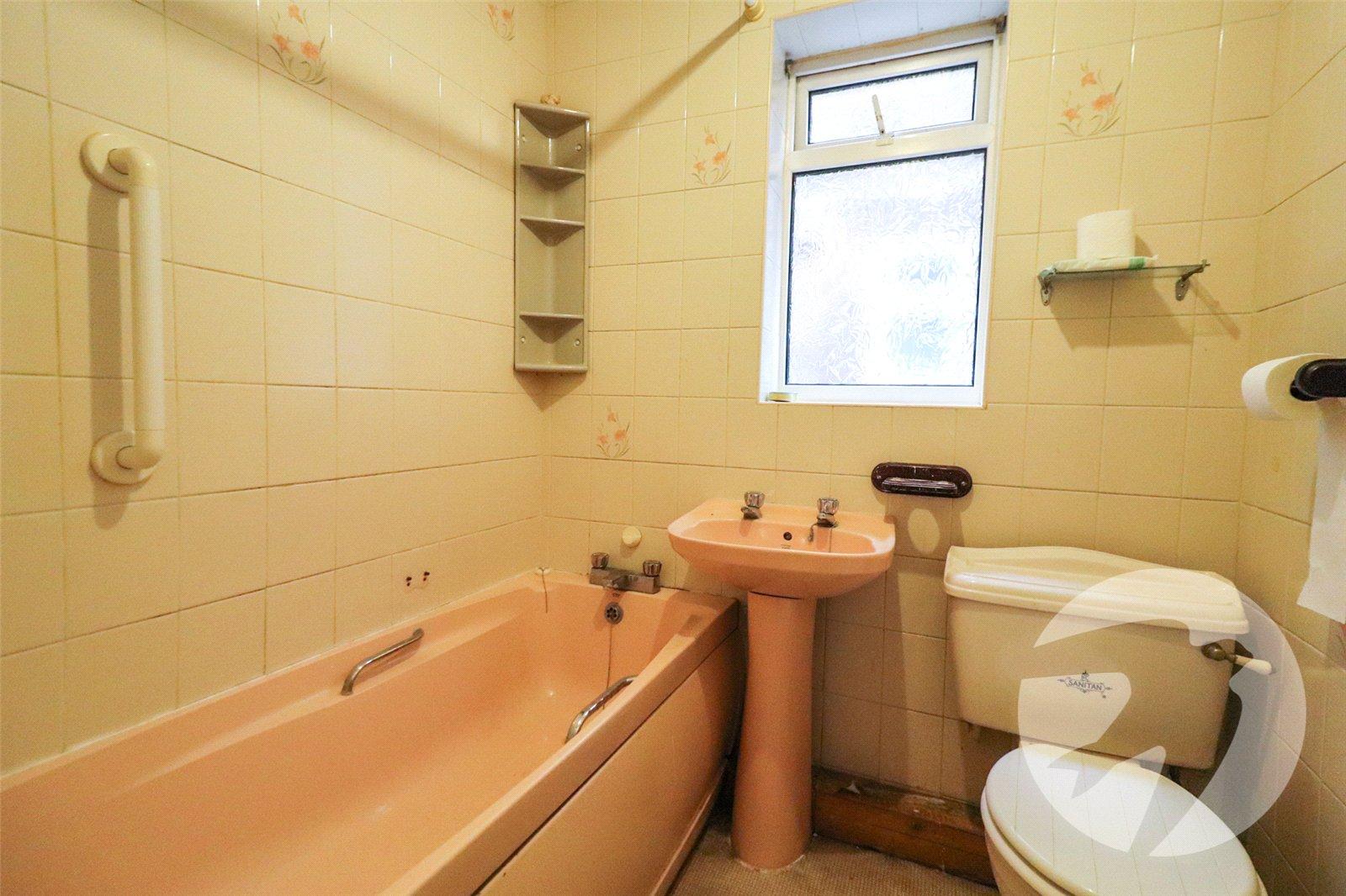 2 bedroom property for sale in Erith | Robinson Jackson