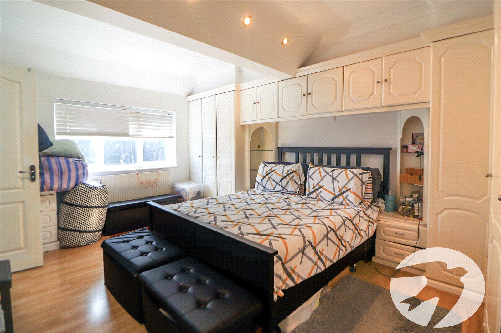 3 bedroom house for sale in Erith | Robinson Jackson
