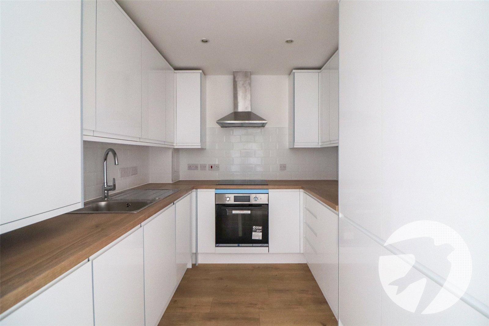 2 bedroom property for sale in 102 High Street | Robinson Jackson