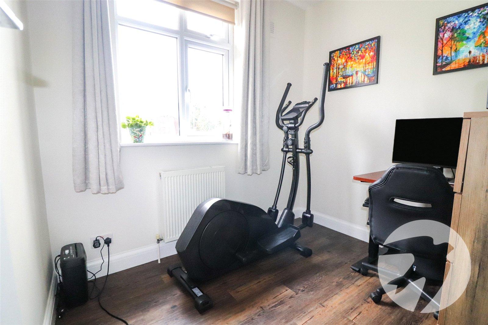 3 bedroom bungalow for sale in Barnehurst | Robinson Jackson