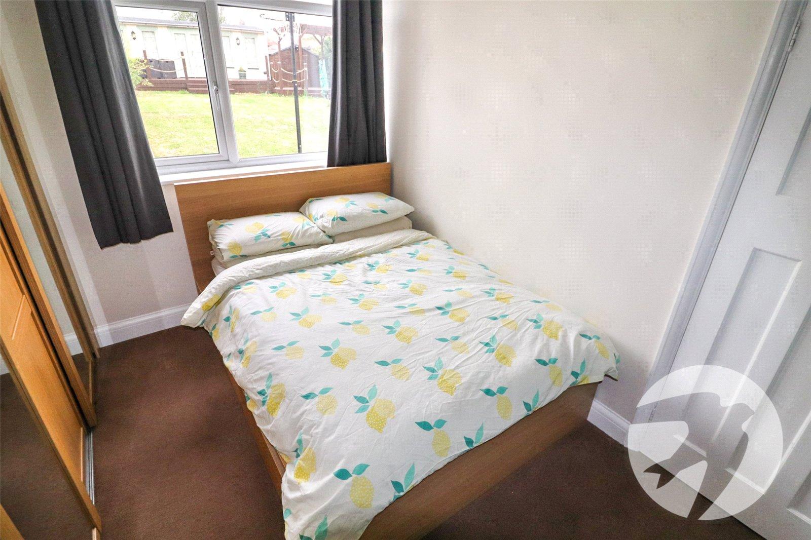 3 bedroom bungalow for sale in Barnehurst | Robinson Jackson