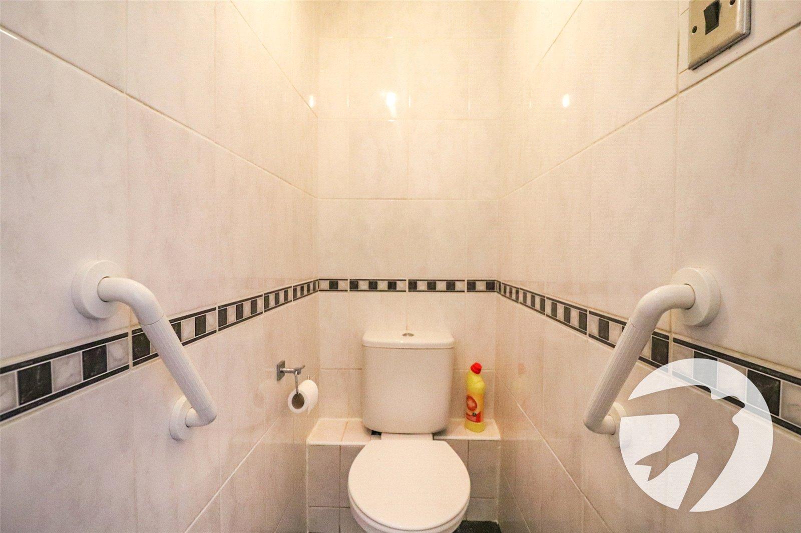 3 bedroom property for sale in Erith | Robinson Jackson