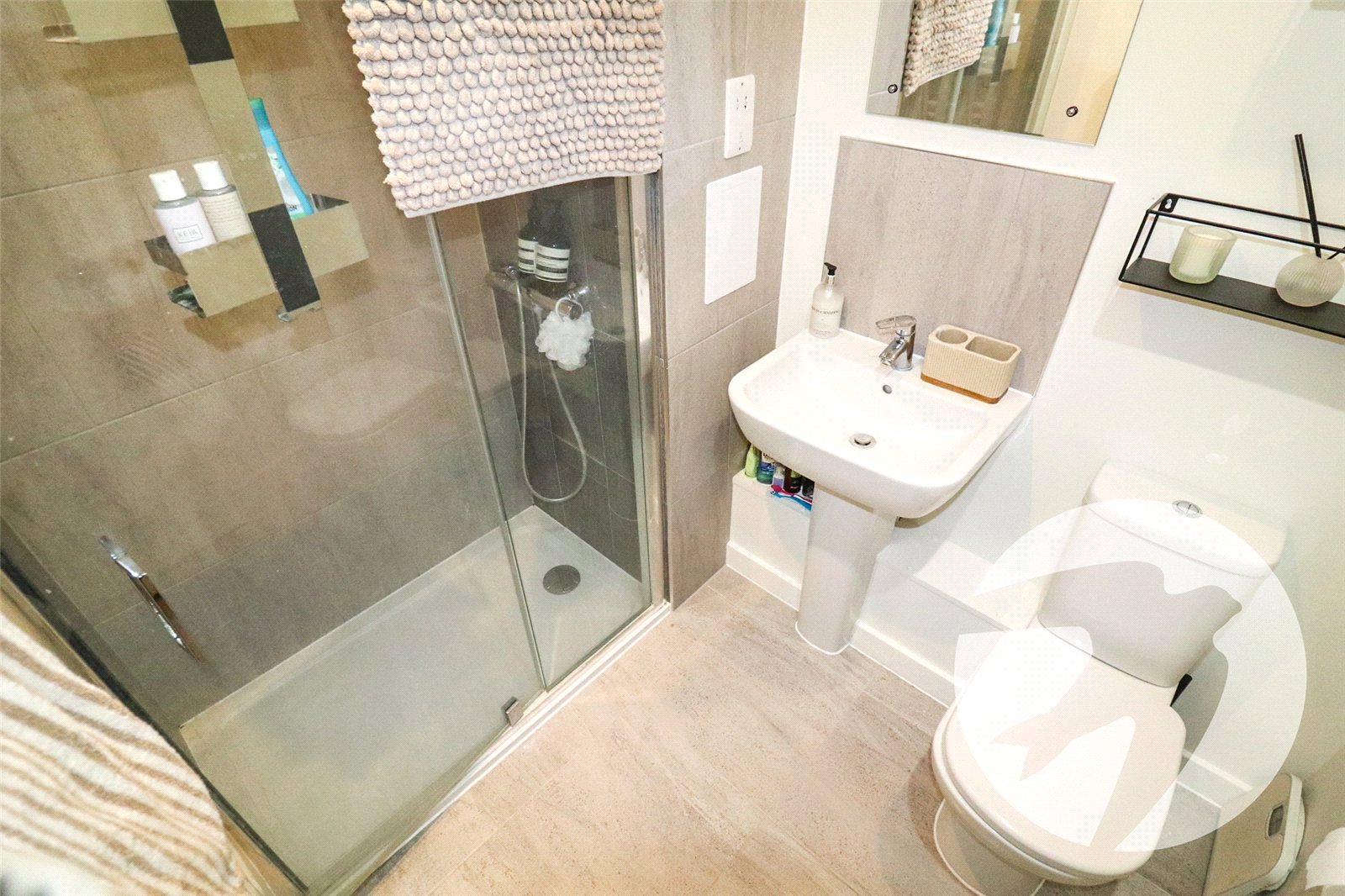 2 bedroom property for sale in  | Robinson Jackson