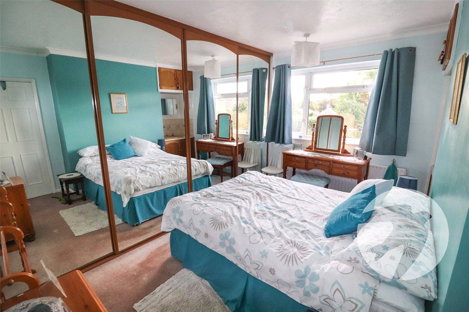 4 bedroom house for sale in Erith | Robinson Jackson