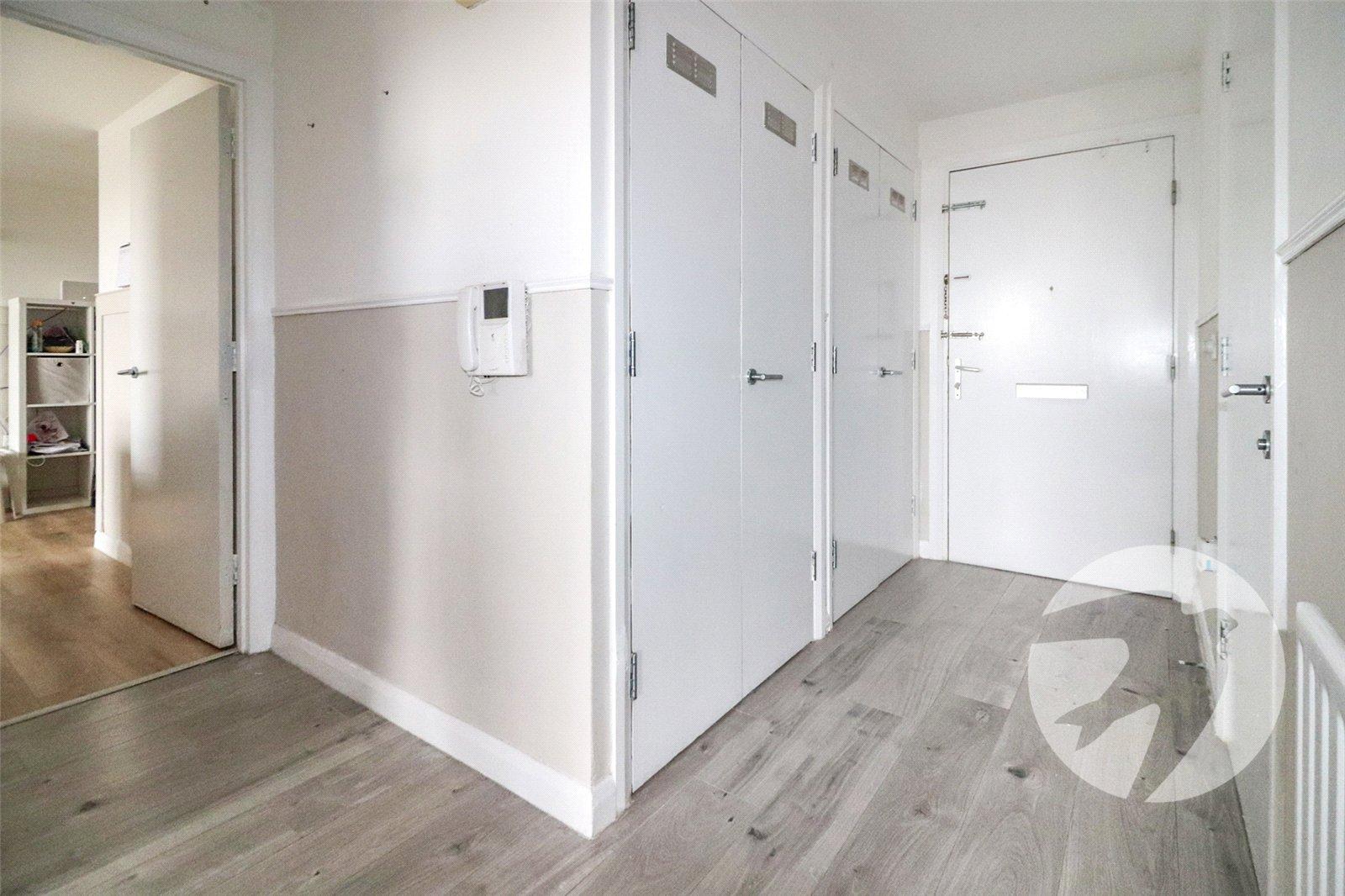 2 bedroom property for sale in 102 High Street | Robinson Jackson