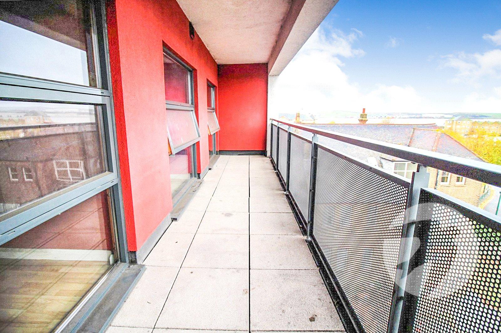2 bedroom property for sale in 102 High Street | Robinson Jackson