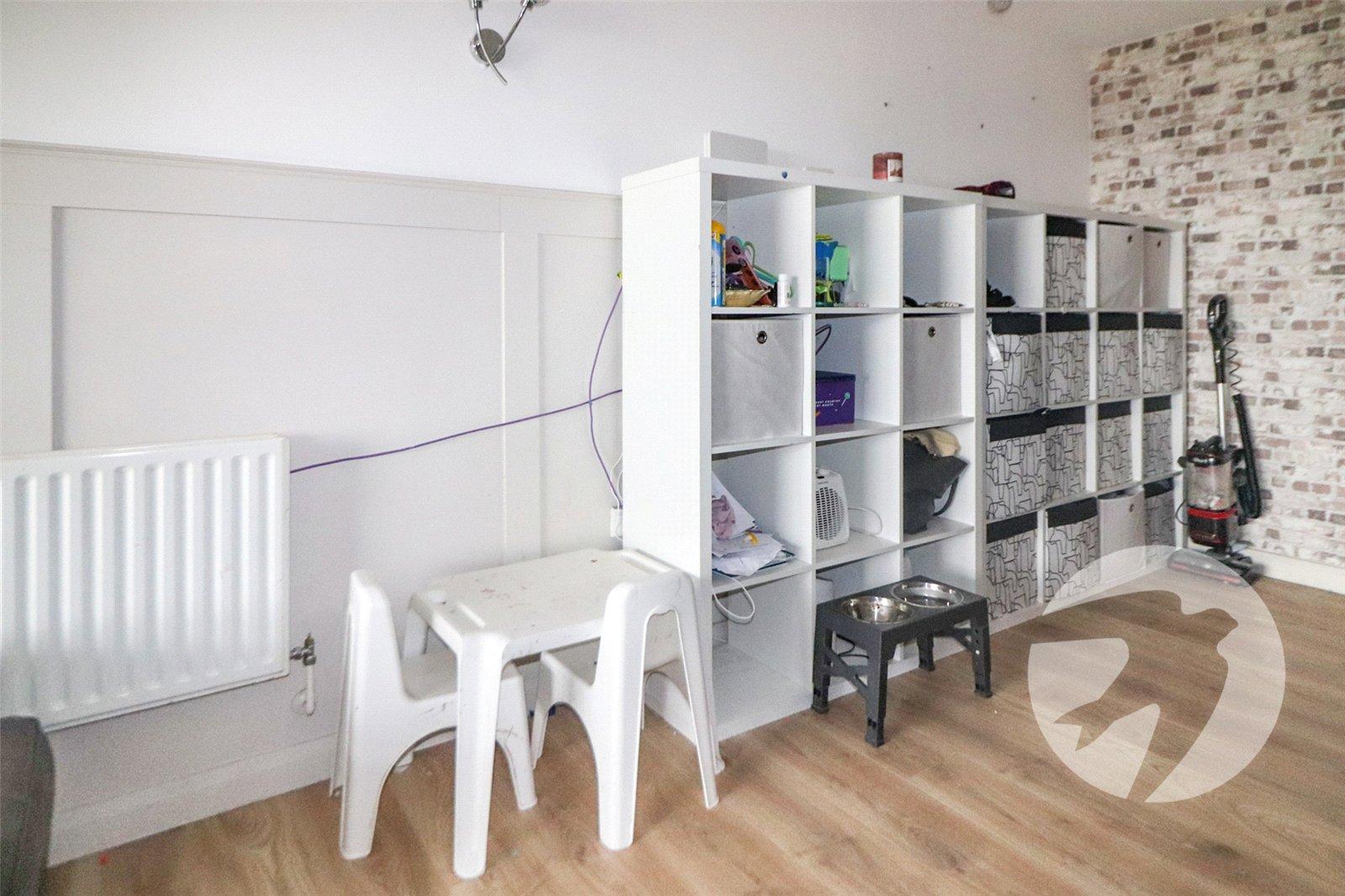 2 bedroom property for sale in 102 High Street | Robinson Jackson