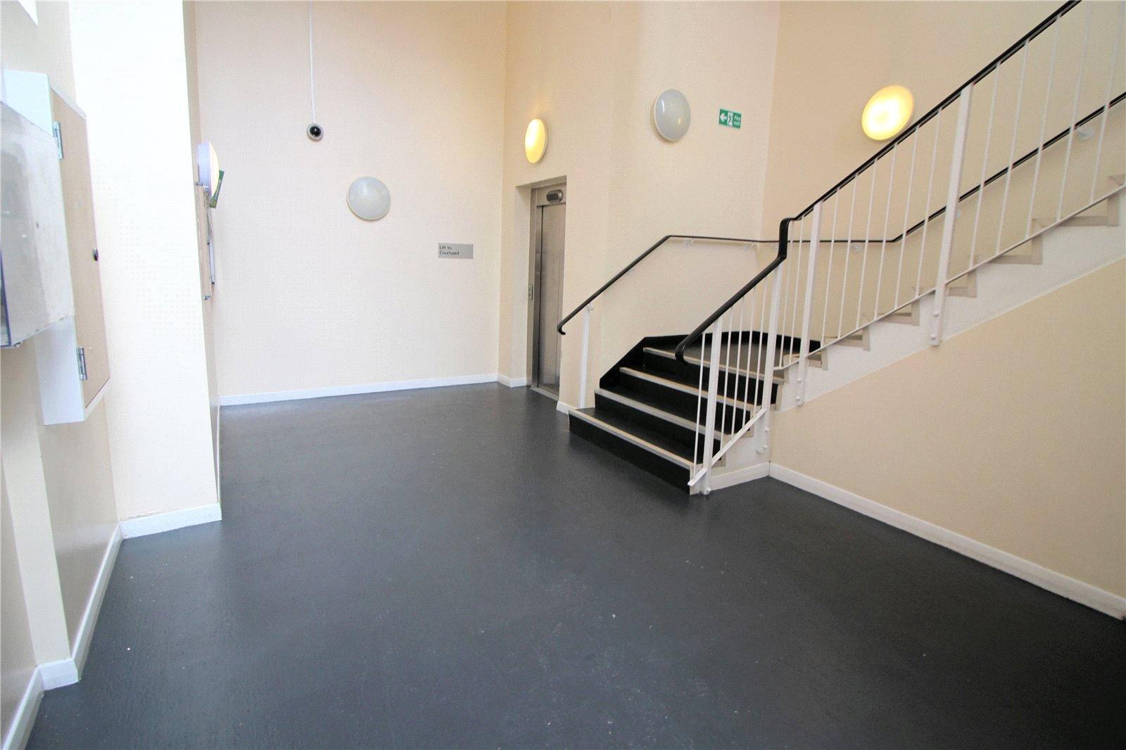 2 bedroom property for sale in 102 High Street | Robinson Jackson