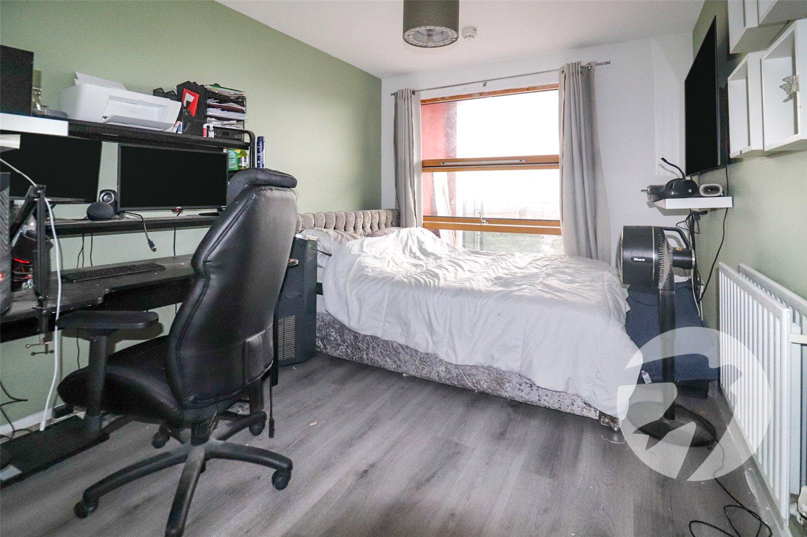 2 bedroom property for sale in 102 High Street | Robinson Jackson