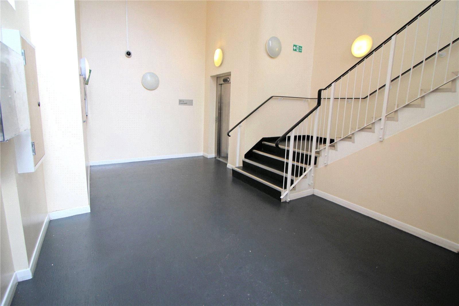 2 bedroom property for sale in 102 High Street | Robinson Jackson