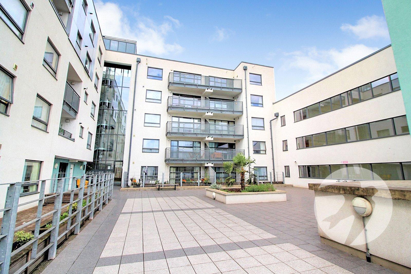 2 bedroom property for sale in 102 High Street | Robinson Jackson