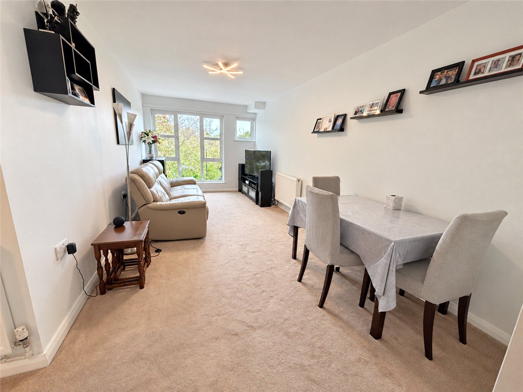 2 bedroom property for sale in Orpington | Robinson Jackson