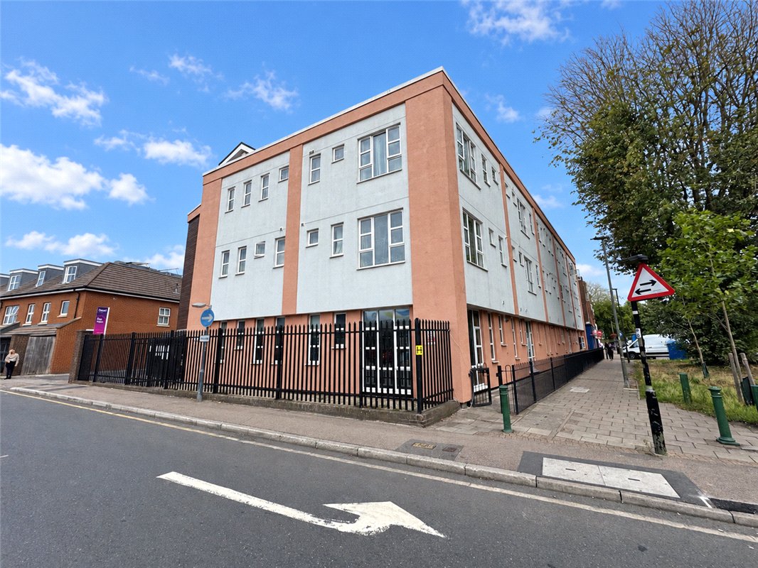 2 bedroom property for sale in Orpington | Robinson Jackson