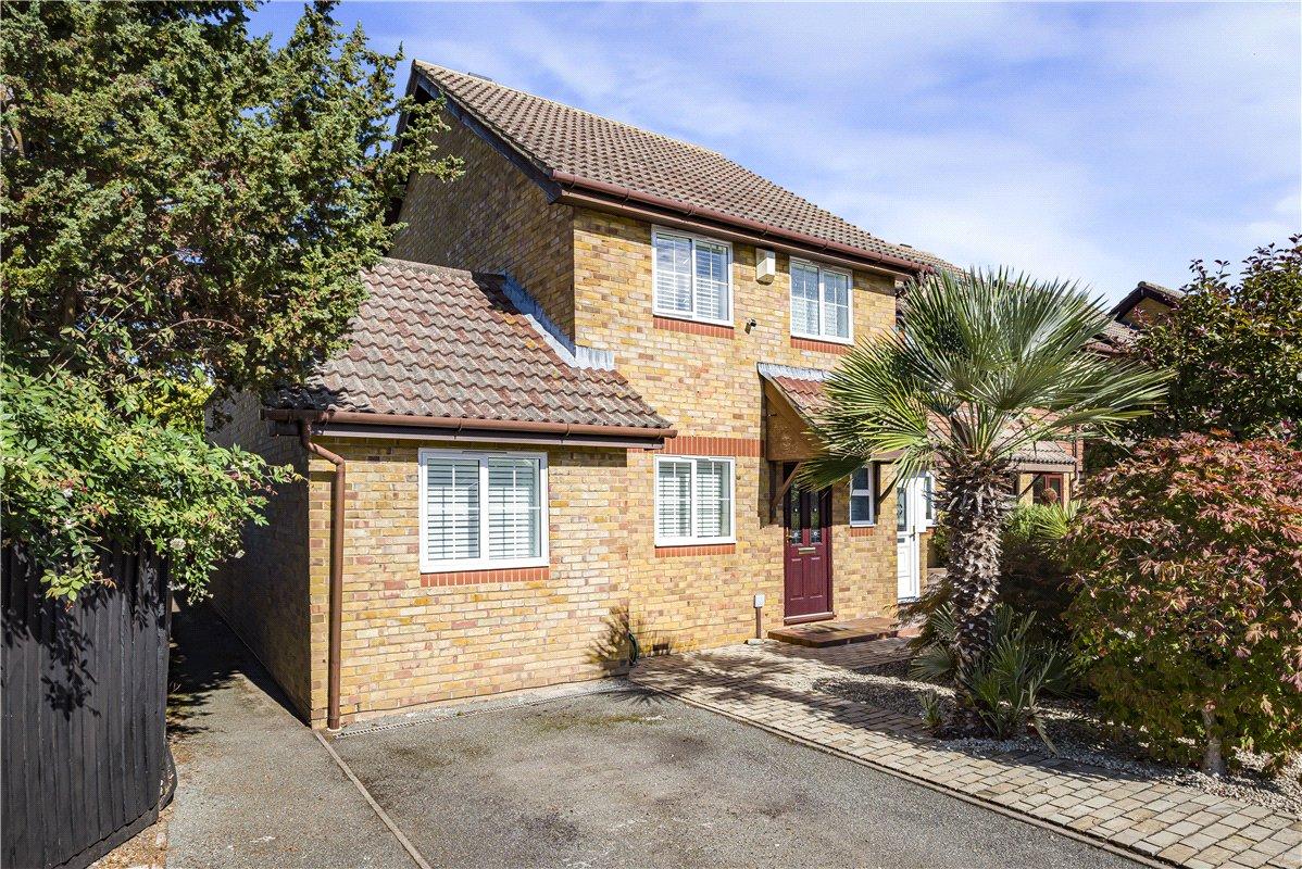 4 bedroom house for sale in Farnborough Village | Robinson Jackson