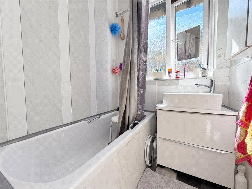 3 bedroom bungalow for sale in Orpington | Robinson Jackson