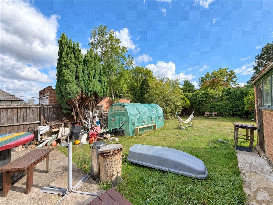 3 bedroom bungalow for sale in Orpington | Robinson Jackson