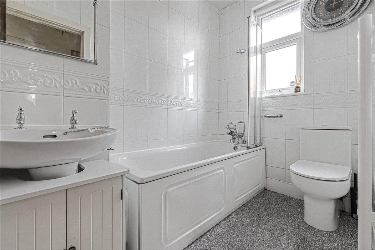2 bedroom bungalow for sale in South Orpington | Robinson Jackson