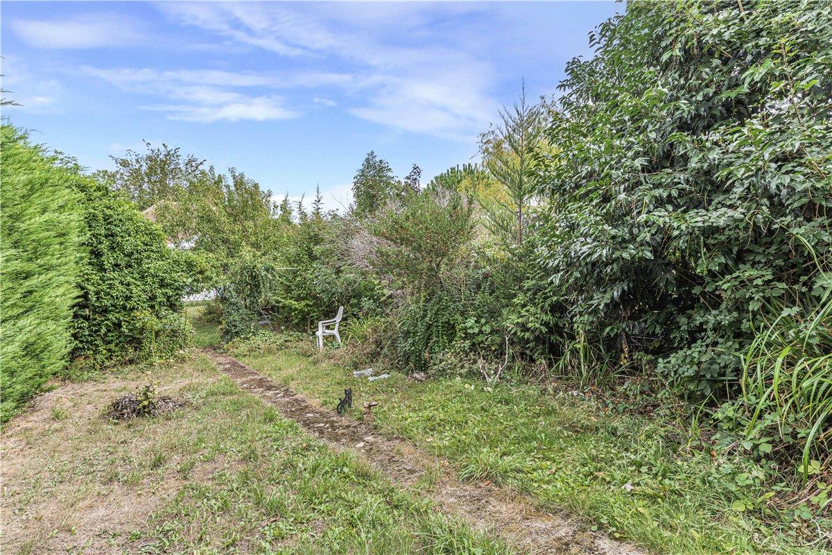 2 bedroom bungalow for sale in South Orpington | Robinson Jackson