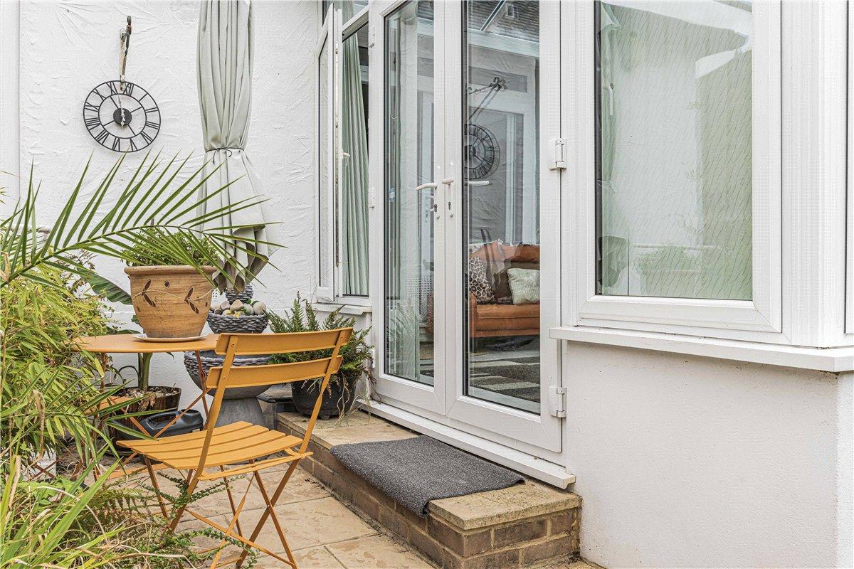 2 bedroom bungalow for sale in South Orpington | Robinson Jackson