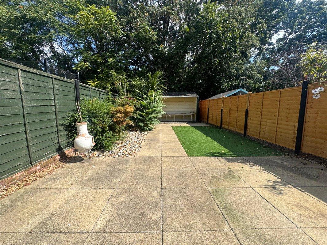 3 bedroom house for sale in Bromley | Robinson Jackson