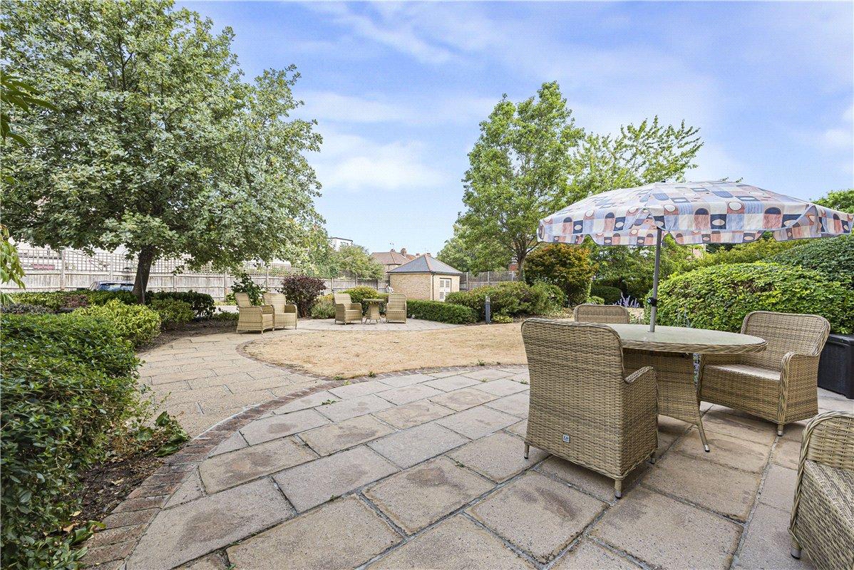 2 bedroom property for sale in Orpington | Robinson Jackson