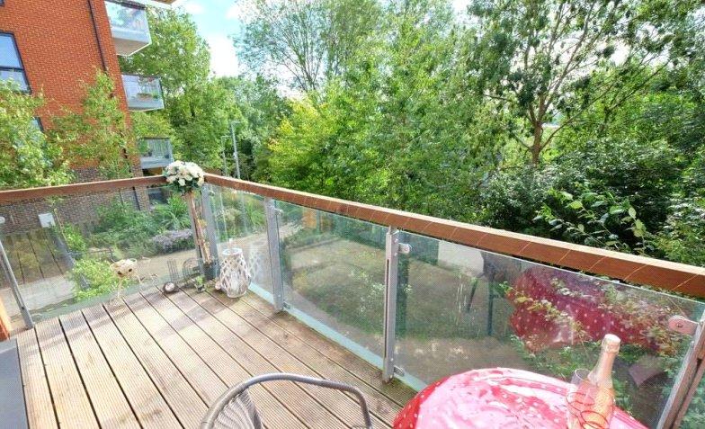 2 bedroom property for sale in Orpington | Robinson Jackson