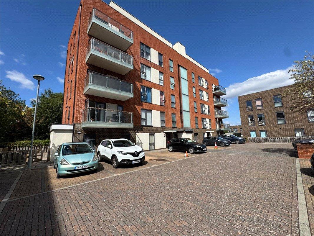 2 bedroom property for sale in Orpington | Robinson Jackson