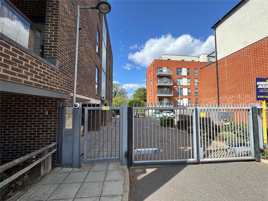 2 bedroom property for sale in Orpington | Robinson Jackson